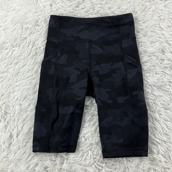 Lululemon Invigorate High-Rise Short 10" Heritage 365 Camo Deep Coal Multi - Picture 1 of 5